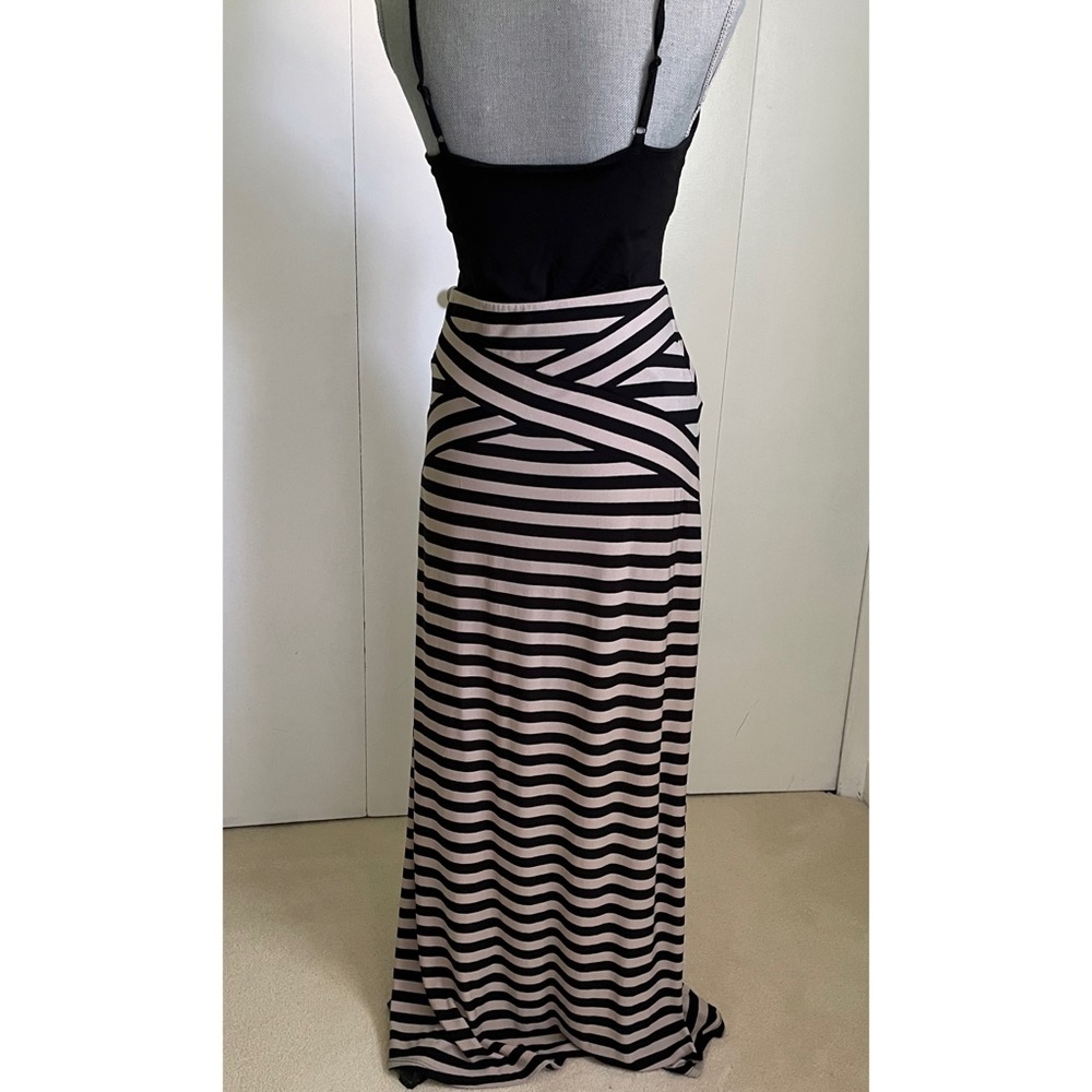 ECI NEW YORK MAXI SKIRT - Picture 3 of 5